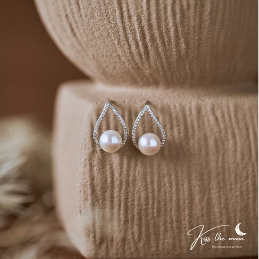 Classic Round Pearl Clip-On Earrings